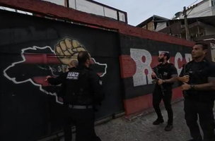 Agentes cumprem mandados de busca e apreensao contra 39 alvos em diferentes enderecos, incluindo as sedes das principais uniformizadas (Foto: Reproducao)