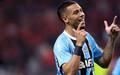 Alan Patrick perde penalti nos acrescimos, Gremio tem virada epica contra o Inter em GreNal polemico e respira no Brasileirao (Foto: Reproducao / Redes Sociais
