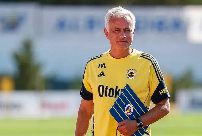 Benfica avanca para contratar Mourinho, que pode voltar a Portugal apos 21 anos