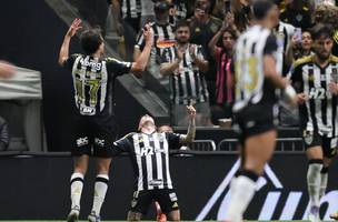 Bernard comemora gol do Atletico-MG (Foto: Gilson Lobo/AGIF)