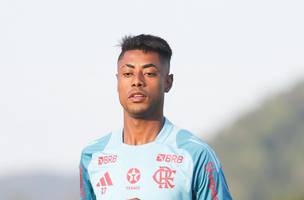 Bruno Henrique em treino do Flamengo: ele corre o risco de sofrer longa suspensao do futebol (Foto: Gilvan de Souza/ Flamengo)