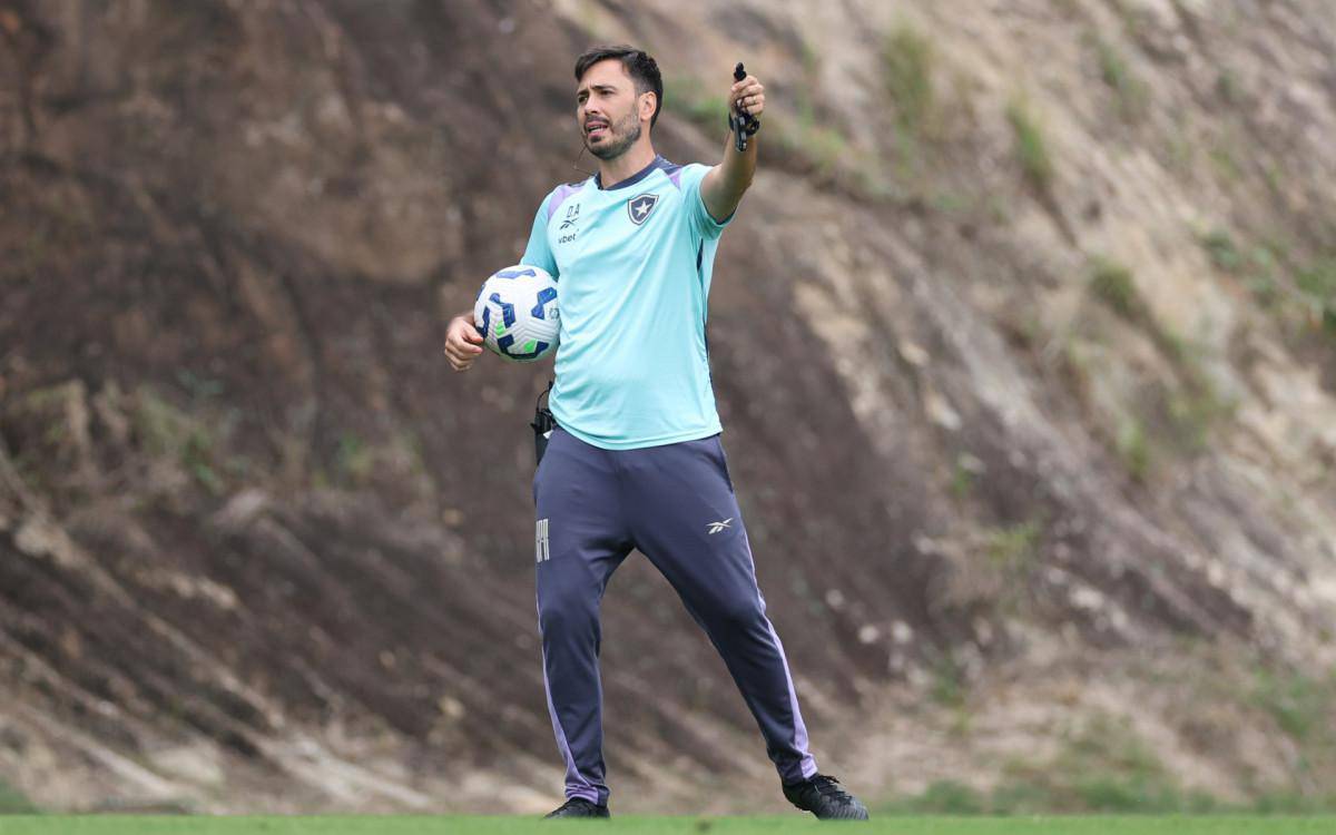 Davide Ancelotti em treino do Botafogo
