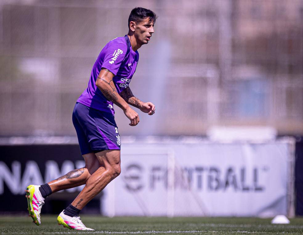 Fabrizio Angileri em treino do Corinthians no CT Dr. Joaquim Grava
