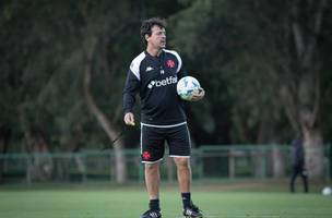 Fernando Diniz em treino do Vasco (Foto: Matheus Lima/Vasco)