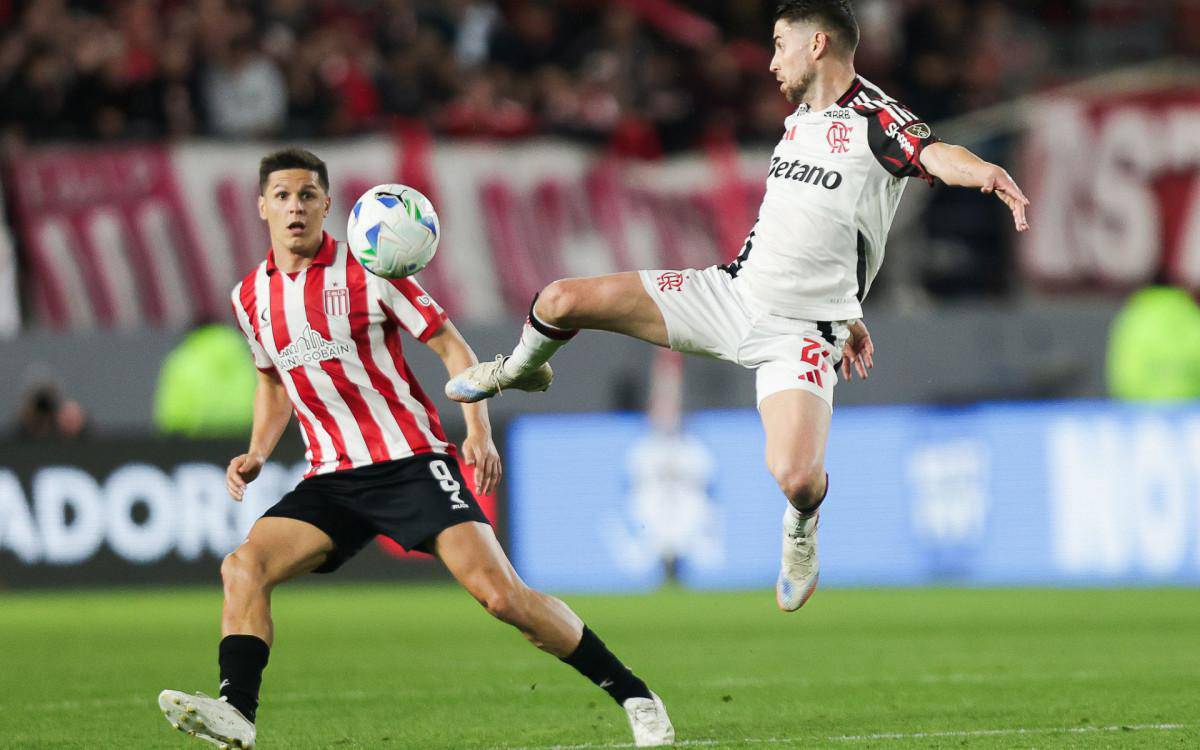 Flamengo enfrentou o Estudiantes, nesta quinta-feira (25), na Argentina, pelo jogo de volta das quartas de final da Libertadores