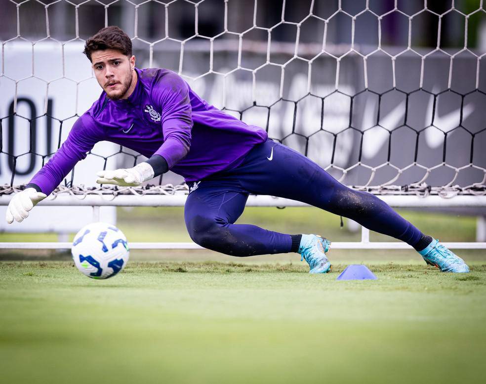 Goleiro Felipe Longo e desconvocado do Mundial Sub-20 pela Selecao