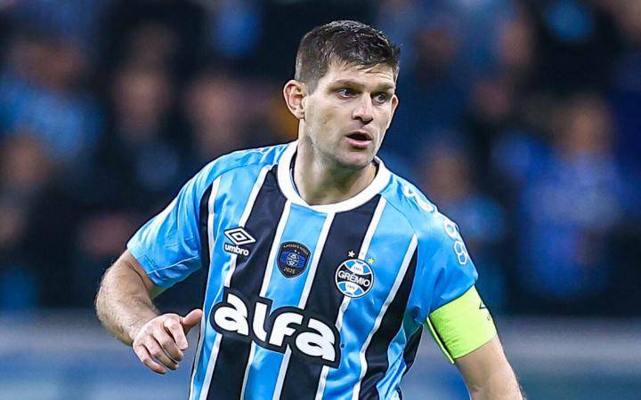 Gremio anuncia renovacao de contrato de Kannemann ate dezembro de 2027