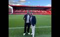 John e John Textor no Estadio City Ground, a casa do Nottingham Forest, da Inglaterra (Foto: Reproducao / Instagram @john_textor