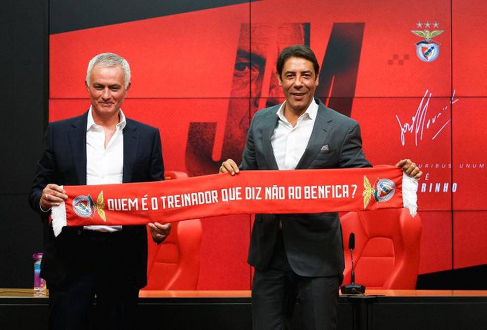 Jose Mourinho e o presidente do Benfica, Rui Costa.