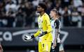 Menos de 24 horas apos o apito final, Hugo Souza precisaria estar na Neo Quimica Arena para a decisao com o Corinthians (Foto: JHONY INACIO/ENQUADRAR/ESTADAO CONTEUDO