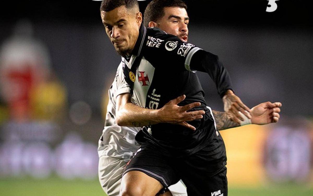 Philippe Coutinho sofre falta ao tentar puxar o contra-ataque: o camisa 10 fez um belo gol de falta