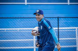 Roger sinaliza postura mais ofensiva do Londrina contra o Caxias: "E final para nos" (Foto: Rafael Martins/Londrina EC)