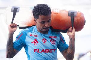 Allan na academia do Flamengo (Foto: Adriano Fontes / Flamengo)
