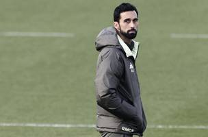 Alvaro Arbeloa e o novo tecnico do Real Madrid (Foto: Oscar Del Pozo / AFP)