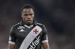 Andres Gomez, do Vasco, na semifinal da Copa do Brasil contra o Fluminense. (Foto: Thiago Ribeiro/AGIF)