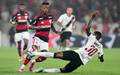 Bruno Henrique em acao durante o classico entre Flamengo e Vasco, no Maracana (Foto: Gilvan de Souza / Flamengo