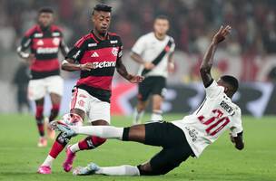 Bruno Henrique em acao durante o classico entre Flamengo e Vasco, no Maracana (Foto: Gilvan de Souza / Flamengo)