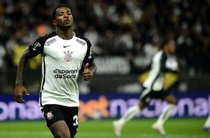 Caca comemora gol do Corinthians contra o Bragantino. (Foto: Marcos Ribolli)