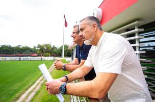 Jose Boto e Bap no Ninho do Urubu, CT do Flamengo. (Foto: Marcelo Cortes / CRF)
