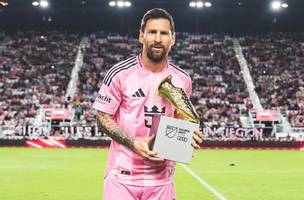 Lionel Messi recebe a Chuteira de Ouro como artilheiro da MLS em 2025. (Foto: Twitter/Inter Miami)