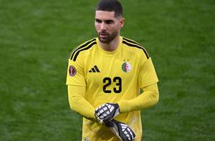 Luca Zidane ainda nao sofreu gol defendendo a meta da Argelia na Copa Africana das Nacoes de 2026 (Foto: AFP)