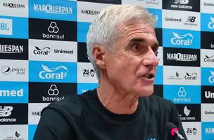 Luis Castro, em coletiva de imprensa neste domingo (25), apos derrota para o Internacional (Foto: Reproducao / YouTube)