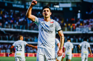 O jogador desembarcou na Vila Belmiro em julho de 2023 (Foto: ANDERSON LIRA/FOTOARENA/ESTADAO CONTEUDO)