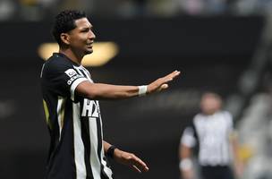 Rony Atletico-MG (Foto: Gilson Lobo/AGIF)