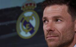 Real Madrid substitui Xabi Alonso após derrota na Supercopa