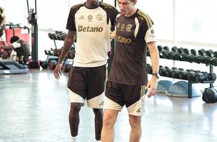 Vitao e Filipe Luis na academia do Flamengo. (Foto: Gilvan de Souza / Flamengo)
