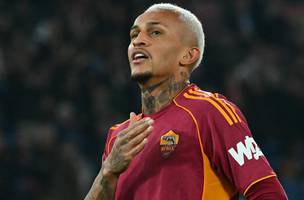 Wesley faz boa temporada pela Roma (Foto: Filippo Monteforte / AFP)