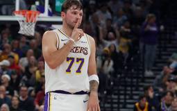 Doncic brilha com 52 pontos em vitória dos Lakers