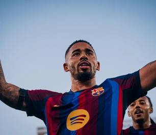 Gabriel Jesus supera Neymar em início pelo Barcelona