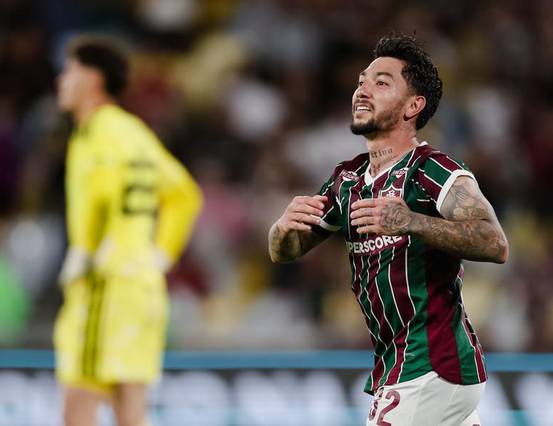 Fluminense vira no fim e reacende esperança no Brasileirão