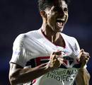 Pedro Lima se firma como titular no São Paulo