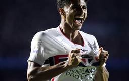 Pedro Lima se firma como titular no São Paulo