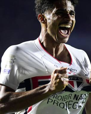 Pedro Lima se firma como titular no São Paulo