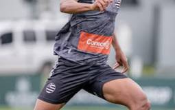 João Miguel destaca evolução no Athletic com Alex
