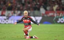 Arrascaeta retorna ao Flamengo antes do previsto