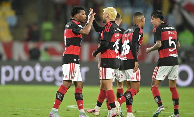 Flamengo supera Atlético-MG e retoma liderança