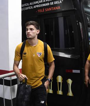 Bobadilla se lesiona e desfalca treino do São Paulo