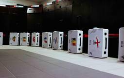 Endrick surpreende elenco do Lyon com kits de videogame