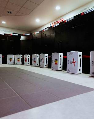 Endrick surpreende elenco do Lyon com kits de videogame