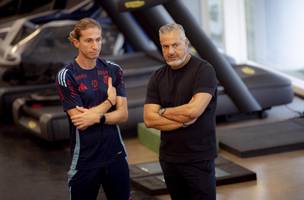 Filipe Luis ao lado de Jose Boto (Foto: Adriano Fontes/ Flamengo)