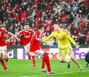 Real Madrid sofre derrota para Benfica com gol de goleiro