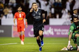 Roberto Firmino comemora seu gol na vitoria do Al Sadd sobre o Tractor. (Foto: Divulgacao/Al Sadd)