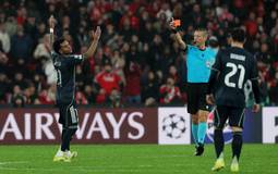 Rodrygo fora dos playoffs da Champions por expulsão