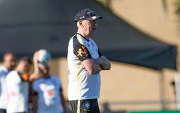 Seleção completa na véspera de amistoso contra França