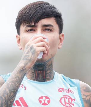 Pulgar prioriza saúde visando a Copa do Mundo de 2026