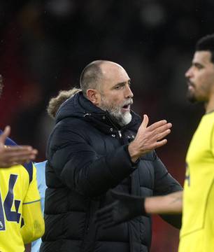 Tottenham enfrenta empate crucial sob comando de Tudor